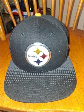Mitchell & Ness Pittsburgh Steelers Metal Emblem Snapback Hat - Black/Yellow